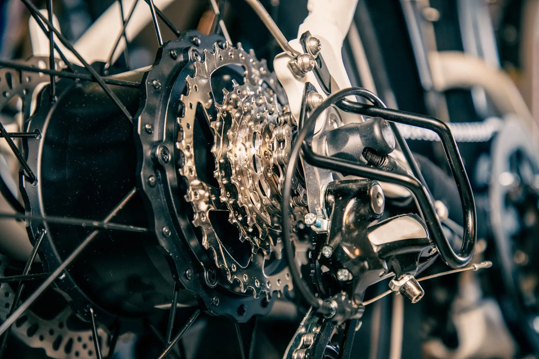 Ebike-Hub-Motor-vs.-Mid-Drive-What-s-Right-for-You eBikeling